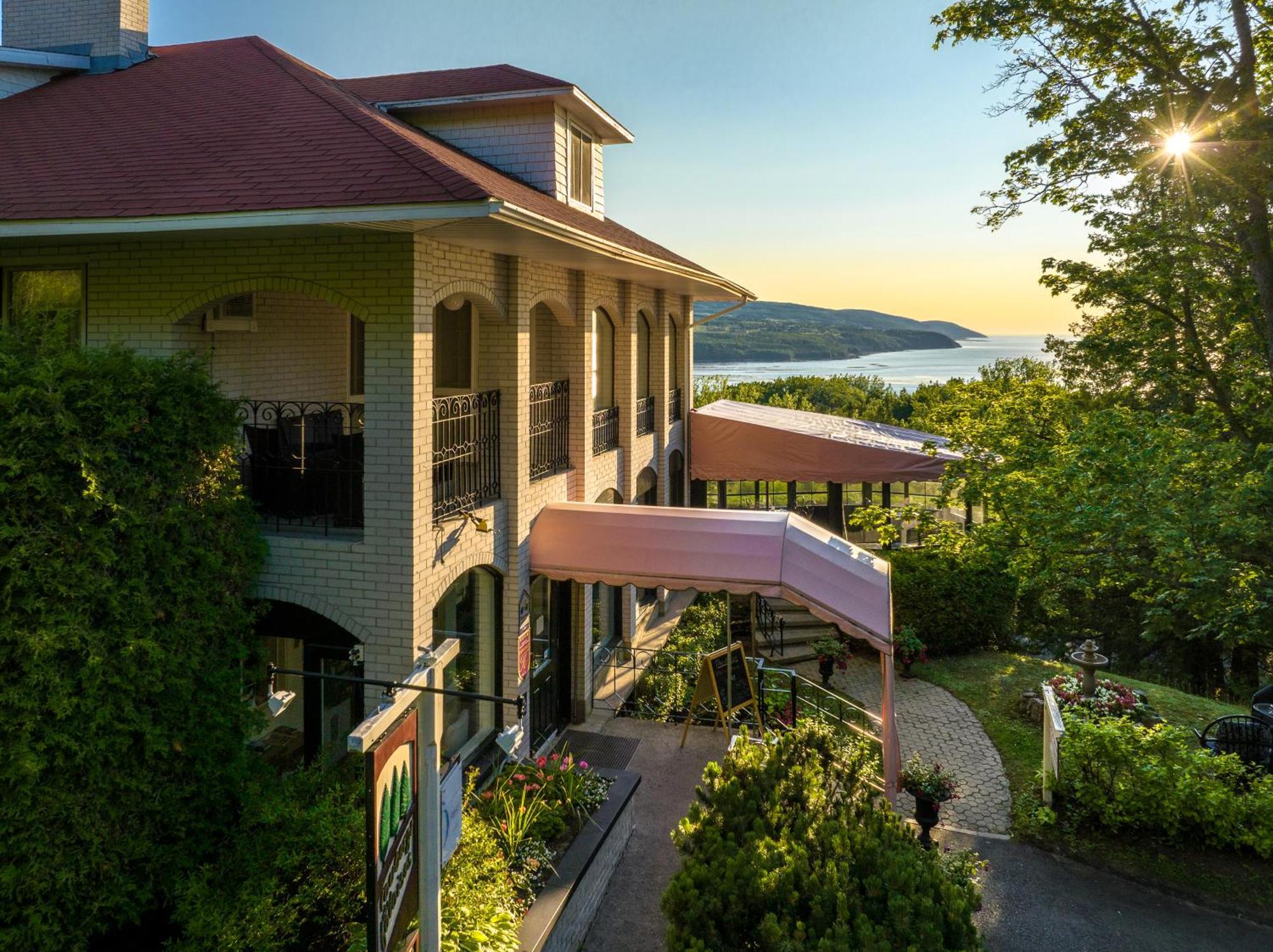 Auberge Des Falaises La Malbaie Eksteriør billede